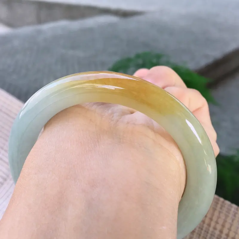 【圆条54-55,天然A货翡翠-水润起胶感,精美飘黄翡,种水好,圆条玉手镯 ,尺寸圈口54.6/9.7/9.5 120264】图10