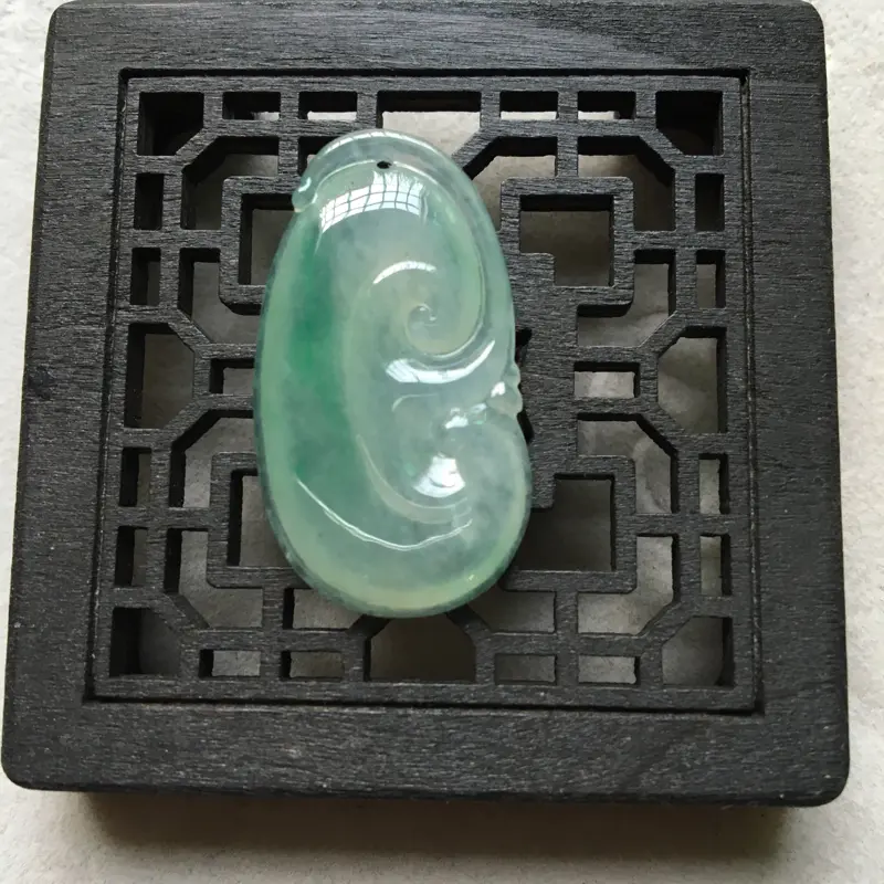 【缅甸翡翠A货,如意一生,万事如意,上身效果非常棒,喜欢的赶紧,手慢无货了。】图2