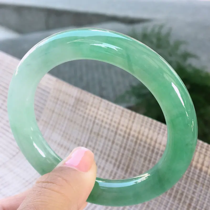 【圆条54-55,天然A货翡翠-水润起胶感,优雅满绿,质地细腻,圆条玉手镯 完美无纹裂,尺寸圈口54.2/11.4/10.2 120234##】图4