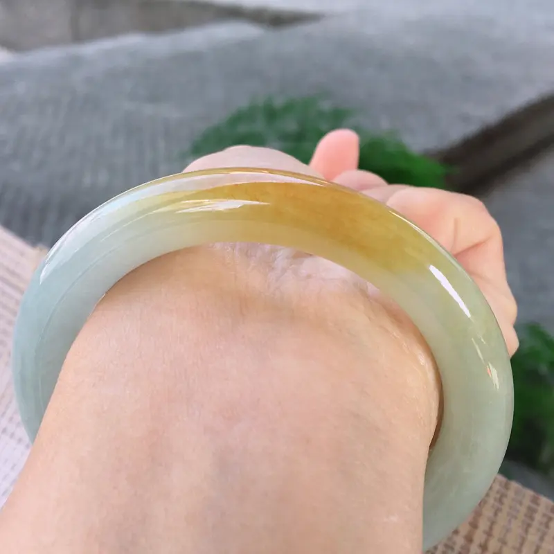 【圆条54-55,天然A货翡翠-水润起胶感,精美飘黄翡,种水好,圆条玉手镯 ,尺寸圈口54.6/9.7/9.5 120264】图7