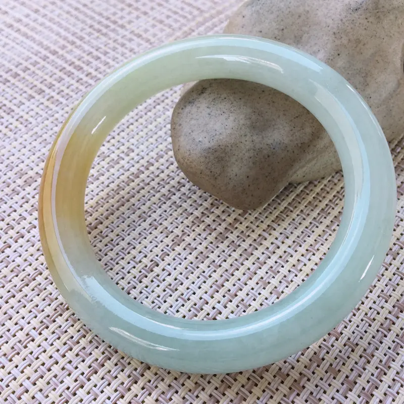 【圆条54-55,天然A货翡翠-水润起胶感,精美飘黄翡,种水好,圆条玉手镯 ,尺寸圈口54.6/9.7/9.5 120264】图1