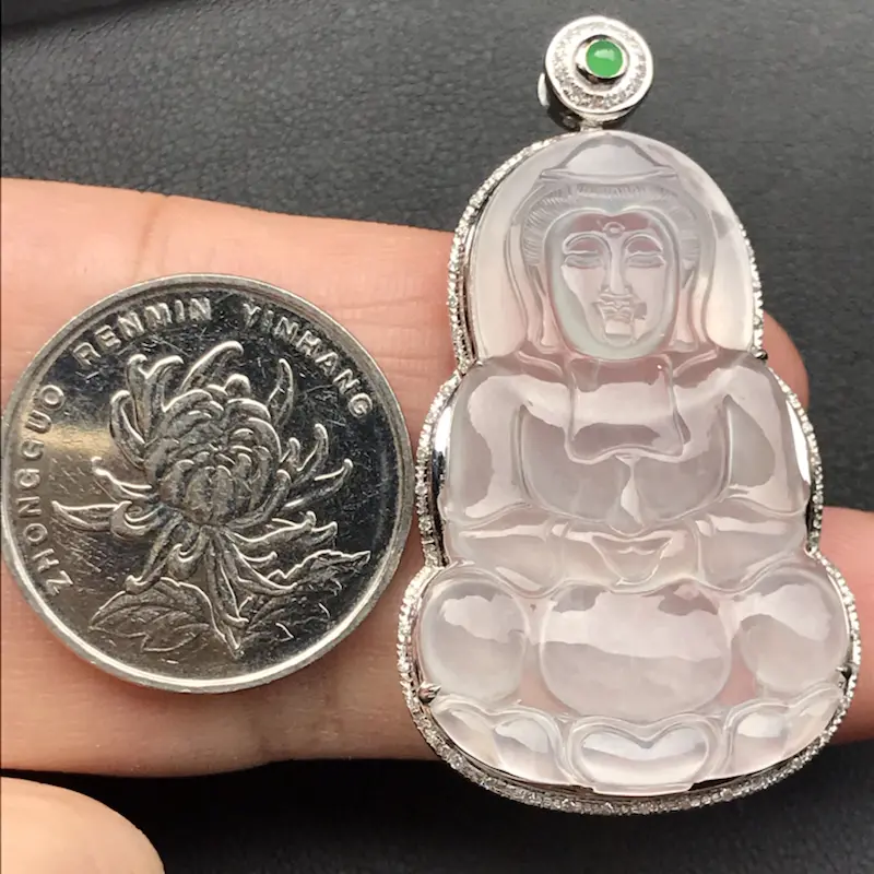 【天然翡翠A货,冰种观音吊坠,料子细腻,冰透水润,豪华镶嵌,18K金伴钻镶嵌,性价比高】图6