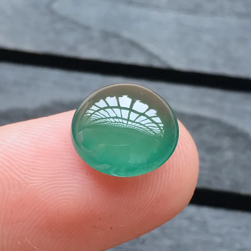 【自然光实拍,缅甸a货翡翠,冰种蓝水蛋面,种好水润,玉质细腻,漂亮,品相佳,】图3
