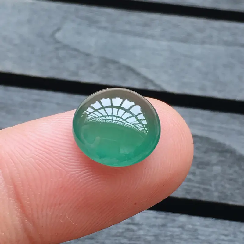 【自然光实拍,缅甸a货翡翠,冰种蓝水蛋面,种好水润,玉质细腻,漂亮,品相佳,】图1