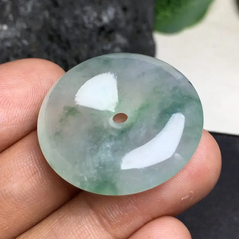 【❤️飘彩平安扣吊坠:种老水足,色泽漂亮,干净透光,圆润饱满,圆圆满满,财源滚滚寓意佳,有孔。尺寸:28.4--6.6】图5