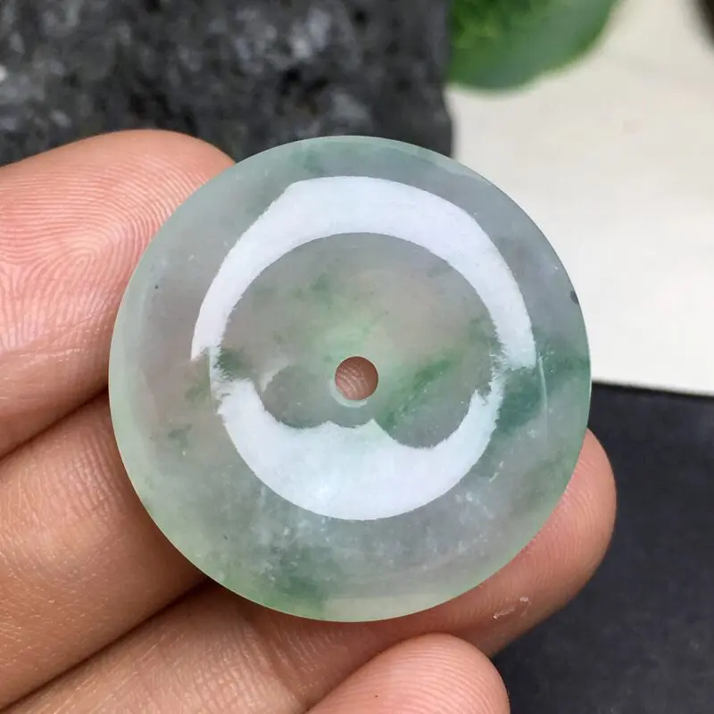 【❤️飘彩平安扣吊坠:种老水足,色泽漂亮,干净透光,圆润饱满,圆圆满满,财源滚滚寓意佳,有孔。尺寸:28.4--6.6】图3