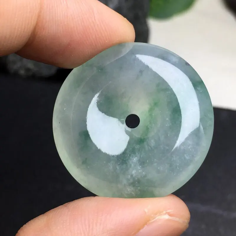 【❤️飘彩平安扣吊坠:种老水足,色泽漂亮,干净透光,圆润饱满,圆圆满满,财源滚滚寓意佳,有孔。尺寸:28.4--6.6】图6