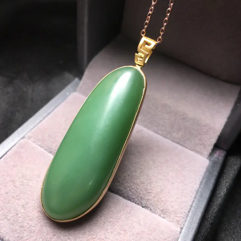 【整体规格:50.1/15.9/8.8/mm
裸石规格:41.5/15.9/8.8/mm
新品推出,天然和田玉碧玉、【碧玉随形吊坠】、18k金镶嵌,款式设计时尚大方、佩戴效果佳,保一生平安,市面上少有的成色】图1