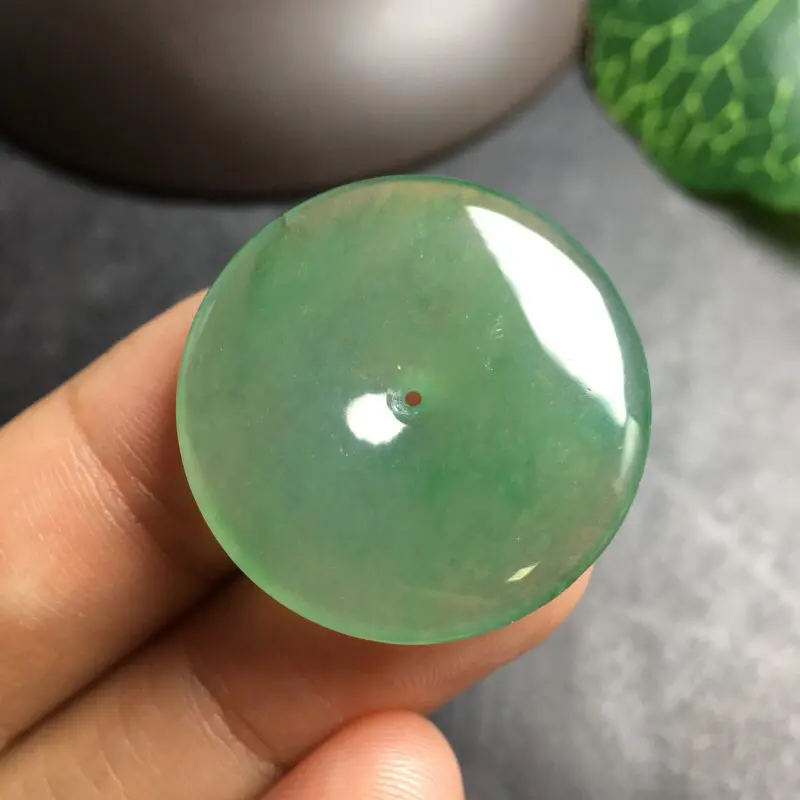【❤️底色平安扣吊坠:种老水足,色泽漂亮,干净起光,圆润饱满,圆圆满满,财源滚滚寓意佳,有孔。尺寸:25.0--4.1】图7