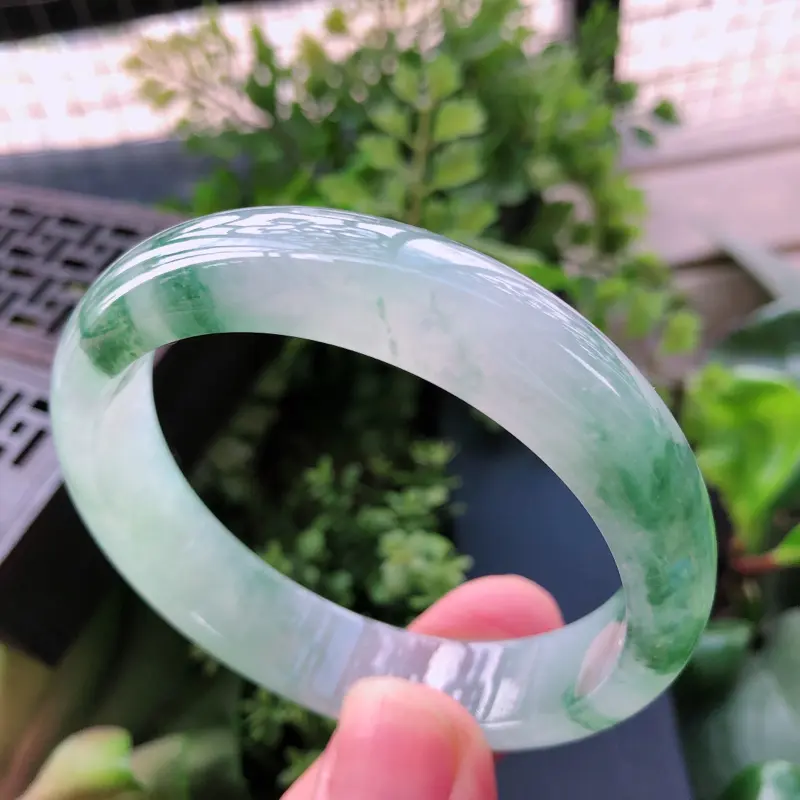 【飘绿花精美正装翡翠手镯,圈口55.8*13*7.3mm】图3