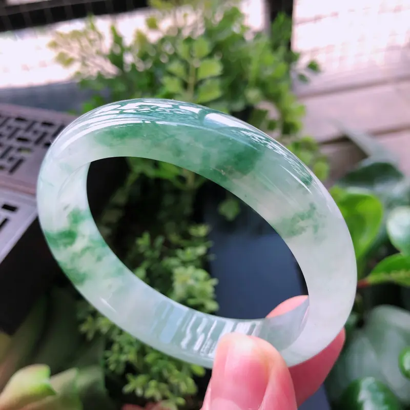 【飘绿花精美正装翡翠手镯,圈口55.8*13*7.3mm】图2