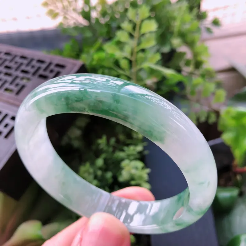 【飘绿花精美正装翡翠手镯,圈口55.8*13*7.3mm】图10
