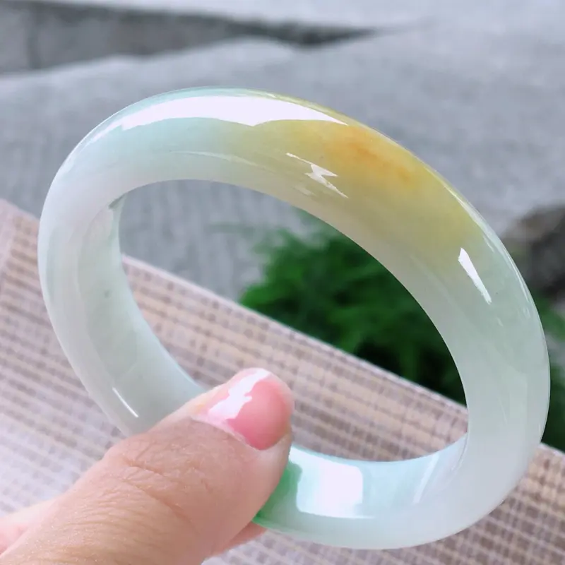 【正圈51-52,天然A货翡翠-莹润优雅,精美三彩,质地细腻,正装玉手镯 ,尺寸圈口51.8/13.0/7.6 120541】图8