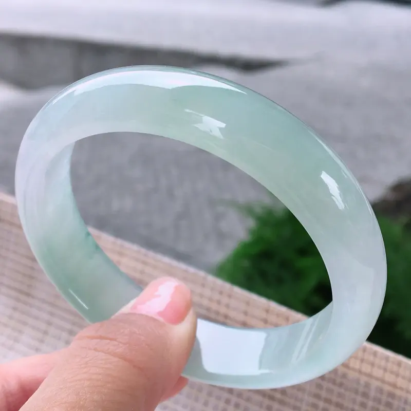 【正圈55,天然A货翡翠-水润起胶感,清秀浅绿,高档精美,正装玉手镯 尺寸圈口55.0/13.6/7.2 120530】图5