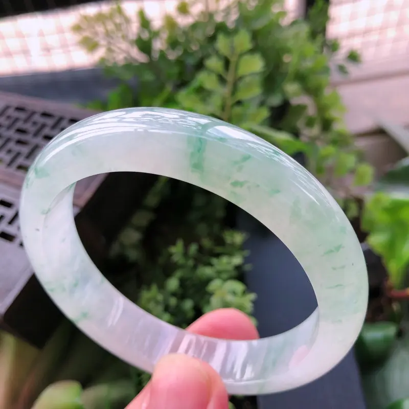 【飘花精美正装翡翠手镯,圈口58*13*7.8mm】图1