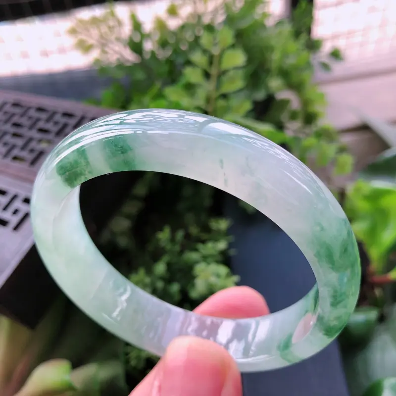 【飘绿花精美正装翡翠手镯,圈口55.8*13*7.3mm】图4