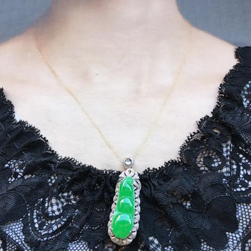 【精品翡翠18K镶嵌伴钻四季平安吊坠,雕工精美,玉质莹润,尺寸:整体尺寸:45.7*15*10MM,裸石尺寸:29.9*10.6*4.1MM,总质量:7g】图8