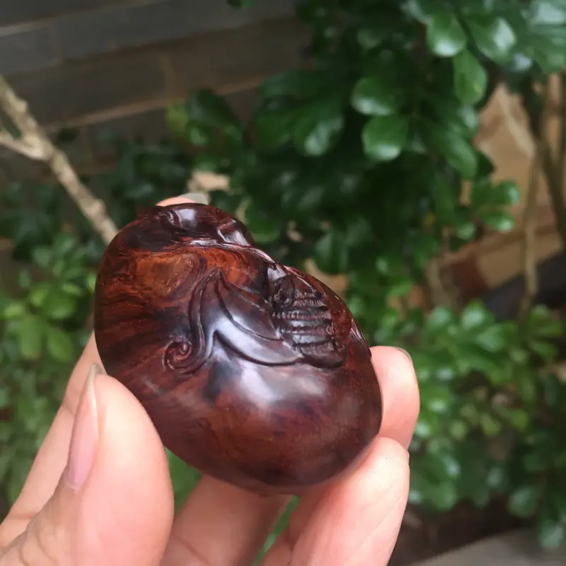 【海南黄花梨老油梨,钱袋,代代数钱,材质一流,纯手工精雕,值得收藏,高53.9.宽36.5.厚22.克重19.2g】图2