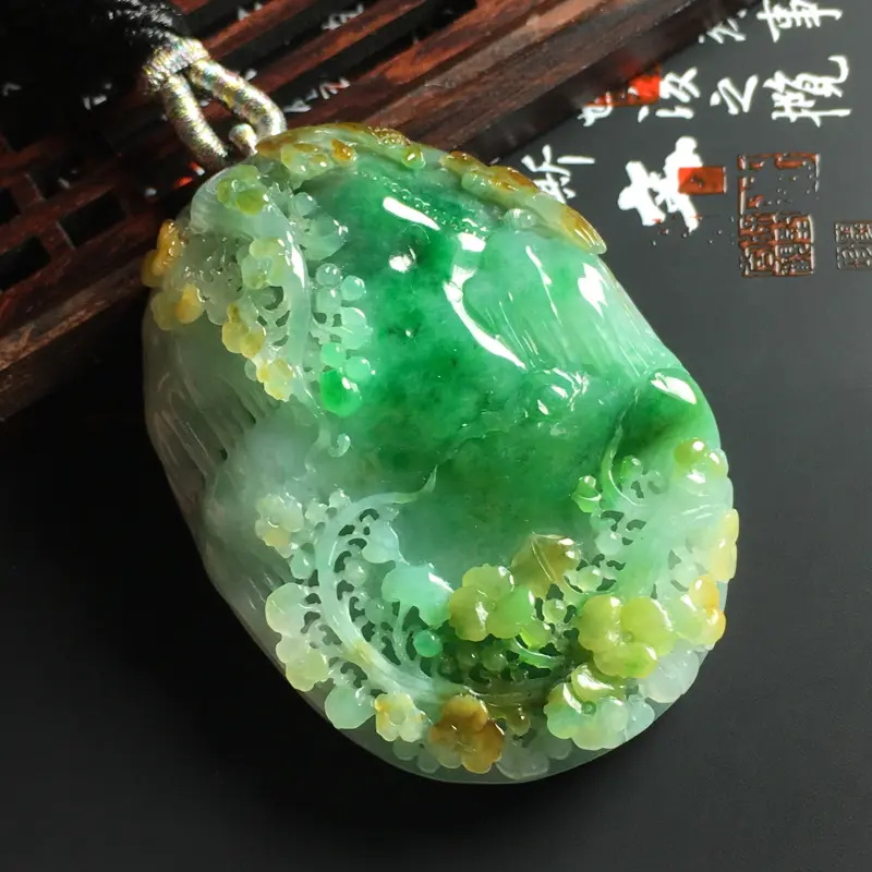 【糯种黄加绿鸟语花香吊坠 尺寸56-42-13毫米 色彩鲜艳 雕工精湛##**】图2