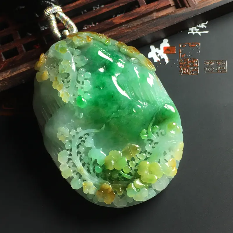 【糯种黄加绿鸟语花香吊坠 尺寸56-42-13毫米 色彩鲜艳 雕工精湛##**】图1