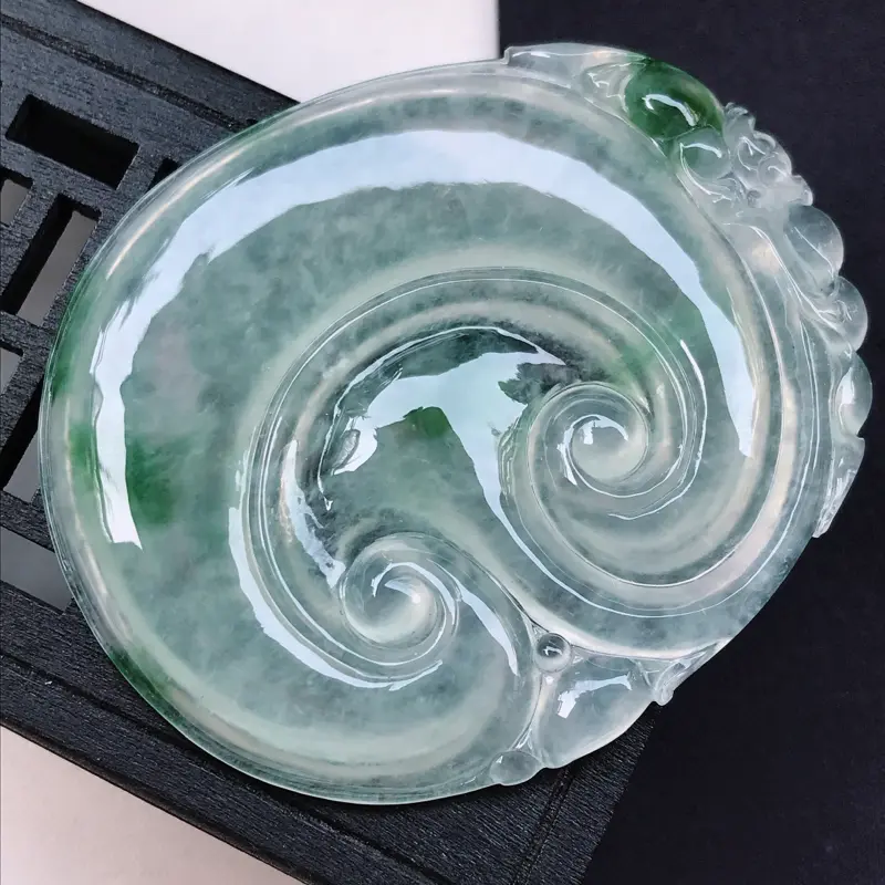 【翡翠A货 冰糯种水润飘花翡翠吉祥如意吊坠 尺寸56.5/48.3/5.2】图5