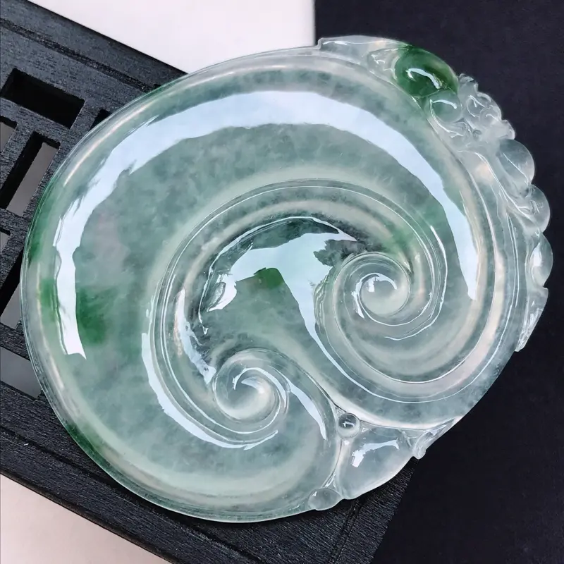 【翡翠A货 冰糯种水润飘花翡翠吉祥如意吊坠 尺寸56.5/48.3/5.2】图3