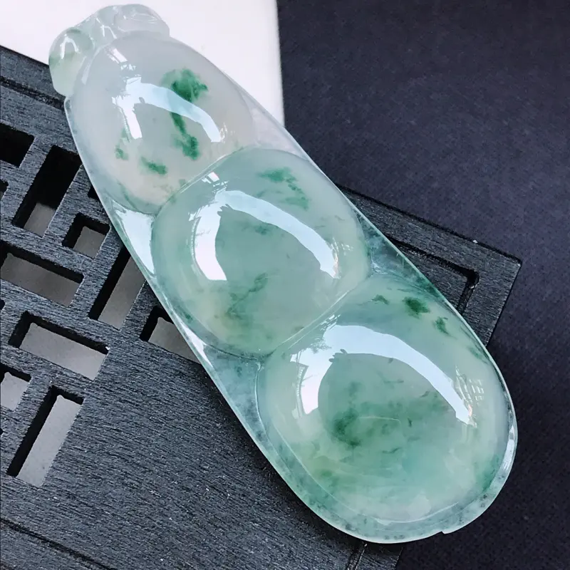 【翡翠A货 冰糯种水润飘花翡翠四季豆吊坠 尺寸62.5/23.1/9.5】图8