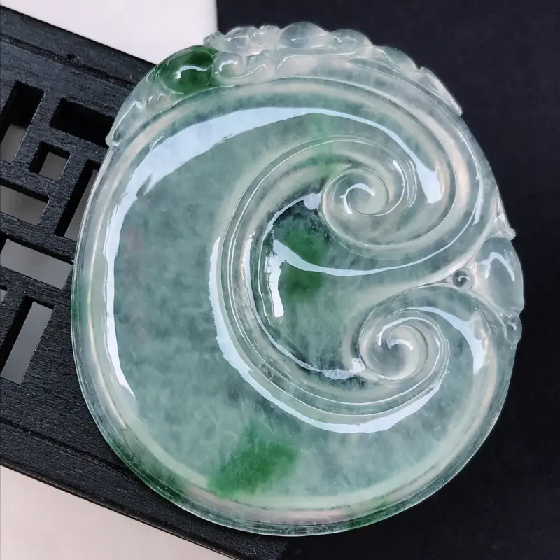 【翡翠A货 冰糯种水润飘花翡翠吉祥如意吊坠 尺寸56.5/48.3/5.2】图9