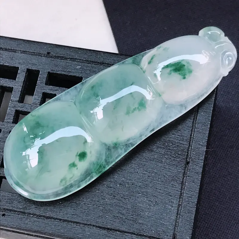 【翡翠A货 冰糯种水润飘花翡翠四季豆吊坠 尺寸62.5/23.1/9.5】图4