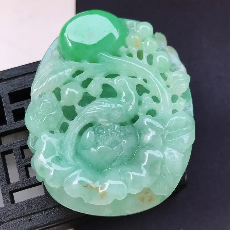【翡翠A货 糯种水润飘阳绿翡翠花开富贵吊坠 尺寸55.2/44.3/13.2】图9
