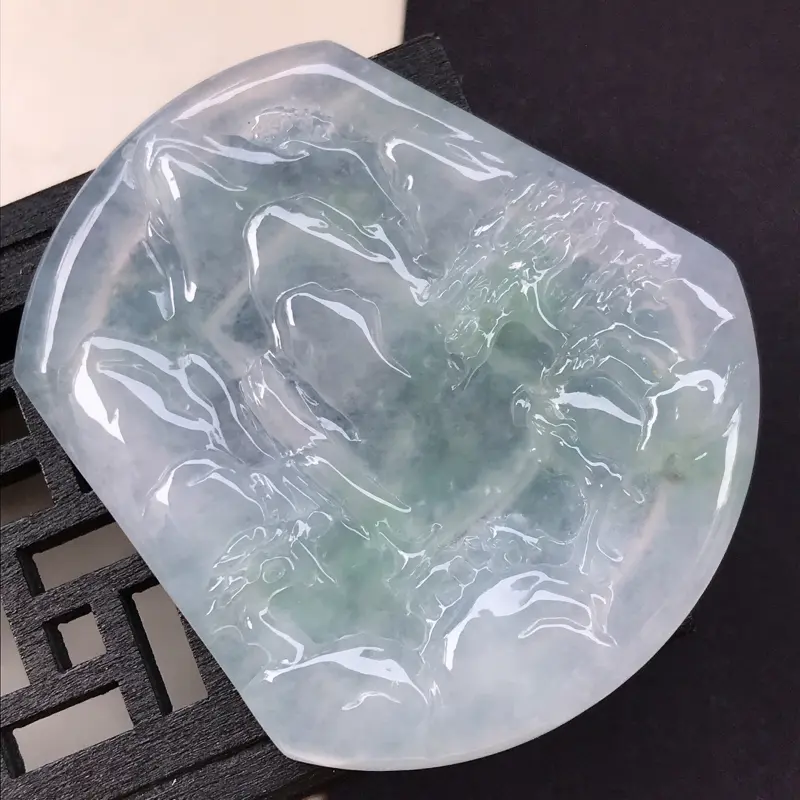 【翡翠A货 糯化种水润飘花翡翠山水牌吊坠 尺寸51.9/45.3/5.9】图5