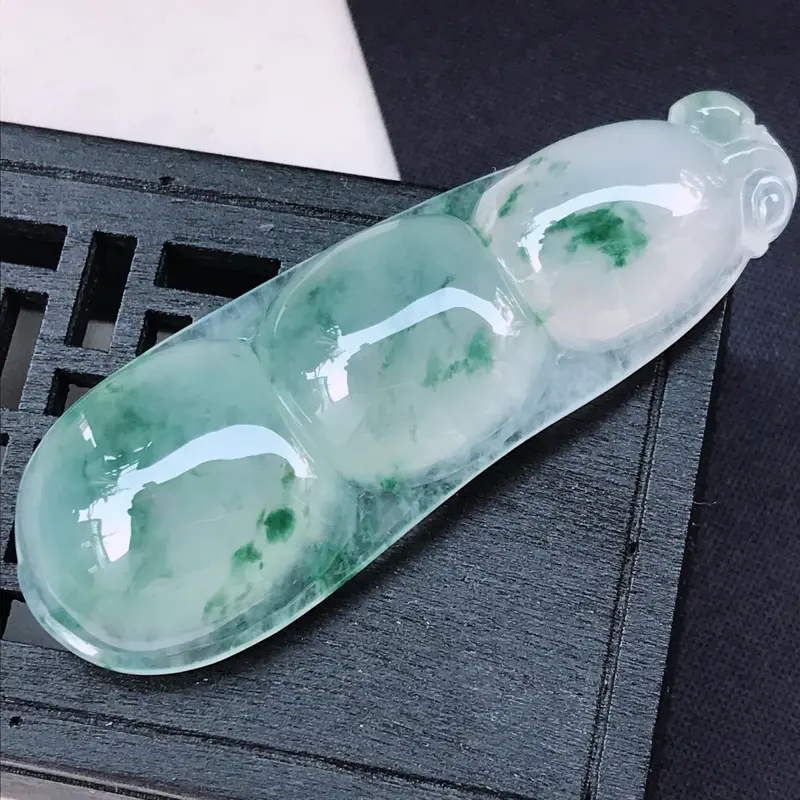 【翡翠A货 冰糯种水润飘花翡翠四季豆吊坠 尺寸62.5/23.1/9.5】图3