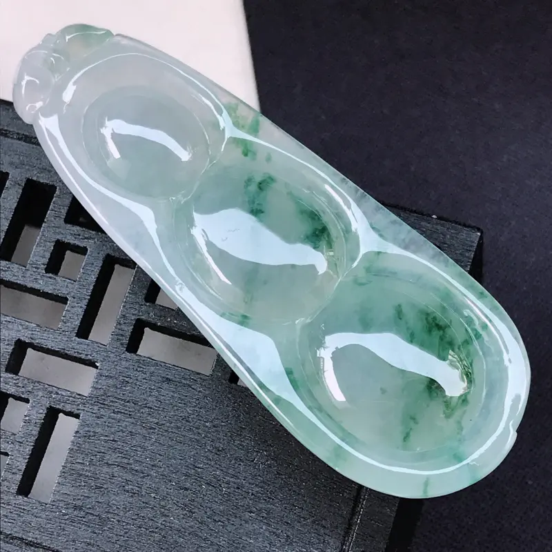 【翡翠A货 冰糯种水润飘花翡翠四季豆吊坠 尺寸62.5/23.1/9.5】图7