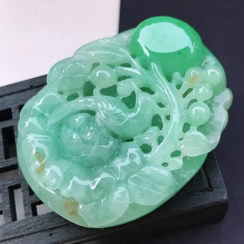 【翡翠A货 糯种水润飘阳绿翡翠花开富贵吊坠 尺寸55.2/44.3/13.2】图4
