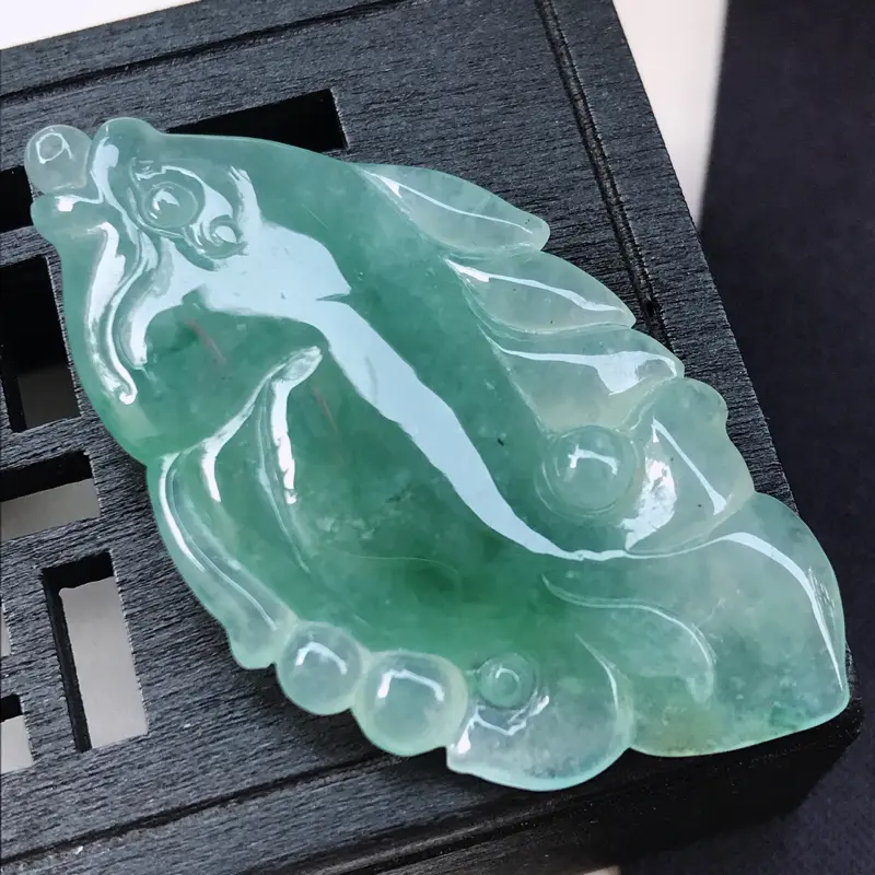 【翡翠A货 糯化种水润飘花翡翠年年有鱼吊坠 尺寸48.5/24.7/6】图1