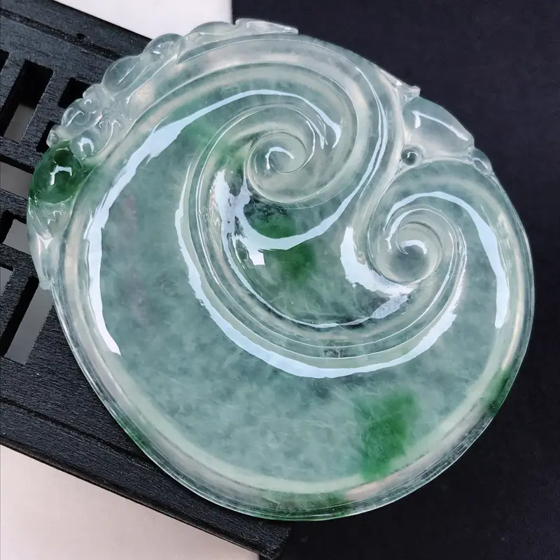 【翡翠A货 冰糯种水润飘花翡翠吉祥如意吊坠 尺寸56.5/48.3/5.2】图1