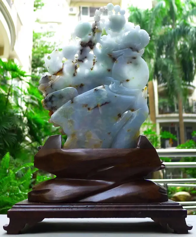 翡翠A货老坑水润三彩精工生机勃勃海底世界，俏色珊瑚礁摆件   裸石尺寸：235/170/40 连底坐：340/235/125mm  重量：1680g