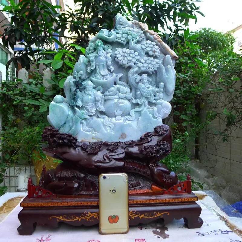 【大摆件,翡翠A货老坑水润三彩飘阳绿福禄寿三星高照摆件 裸石尺寸高380宽245厚50mm连底座高585宽440厚185mm,重20.4斤。料子种水足,雕工精湛,三彩寓意吉祥。摆饰高端大气上档次】图10