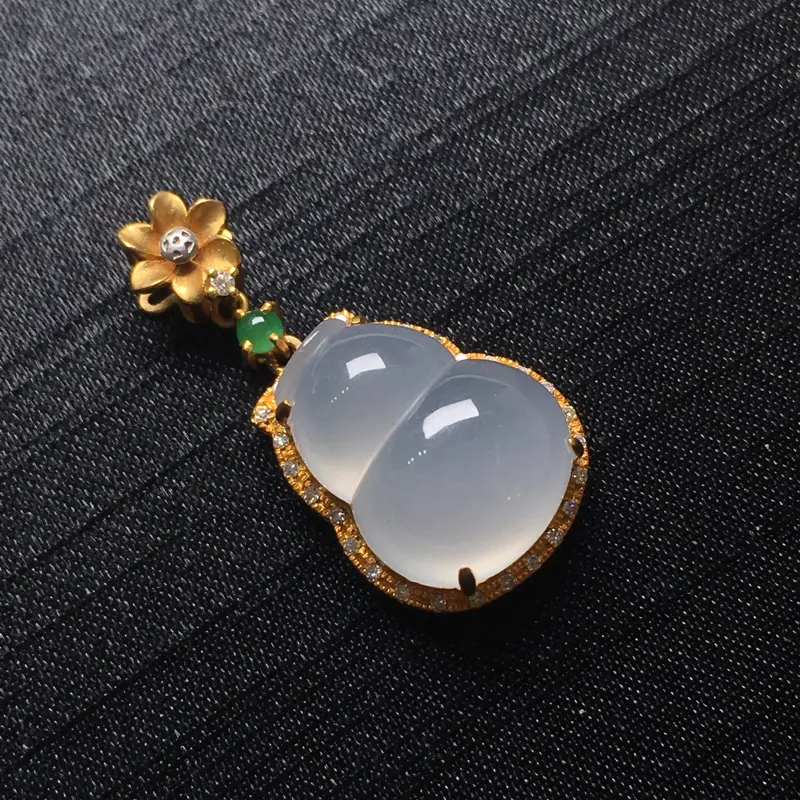【翡翠a货,冰葫芦吊坠,18k金镶嵌,水润饱满,雕工精湛,种水一流,佩戴精美,性价比高,实物漂亮】图2