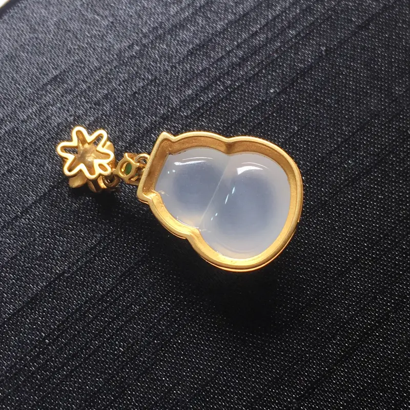 【翡翠a货,冰葫芦吊坠,18k金镶嵌,水润饱满,雕工精湛,种水一流,佩戴精美,性价比高,实物漂亮】图8
