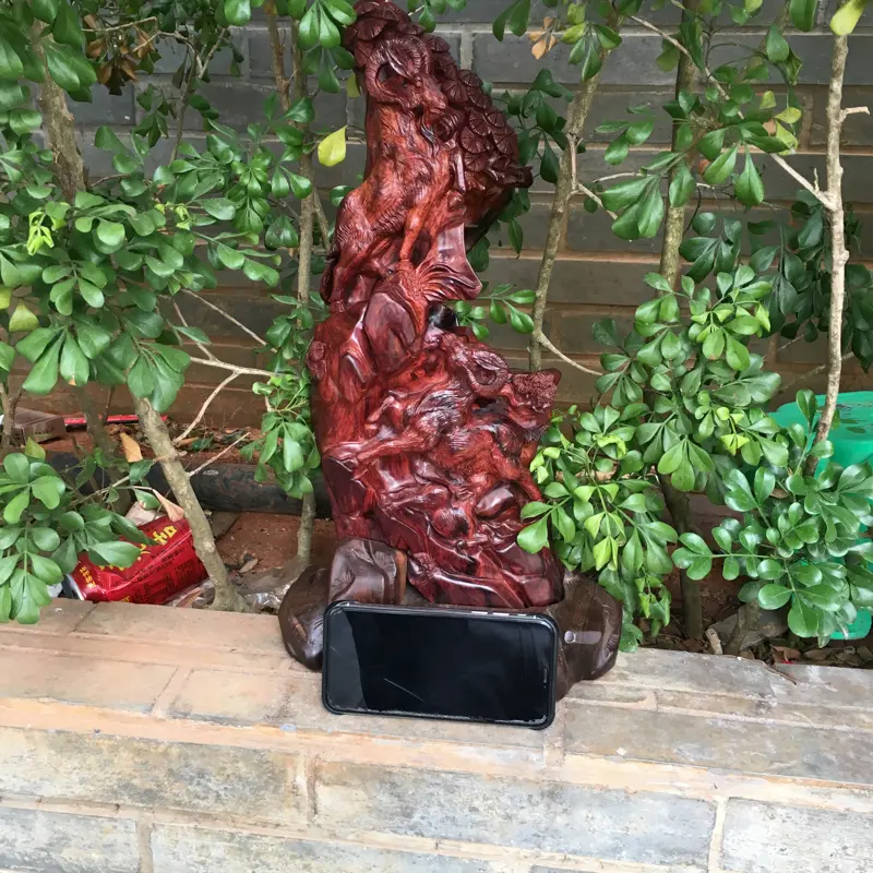 【海南黄花梨精品紫红油梨摆件(三阳开泰),水波纹,山水纹,大实心料镂空精雕,大师亲工精雕,家里办公室摆放也是一道美丽的风景,规格:高:430mm,宽:150mm,厚:155mm,克重:1825克。(备注所有规格与克重不包含底座)】图9