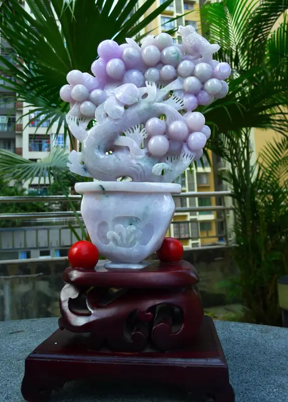 【紫罗兰花篮摆件 缅甸天然翡翠A货 精美紫罗兰喜上眉梢 花开富贵 多子多福 硕果累累 花篮摆件 雕刻精美线条流畅 种水好 搭配精美高档檀木底座 尺寸370.180.130裸石尺寸280.180.40裸石重量4.37斤 送礼佳品】图7