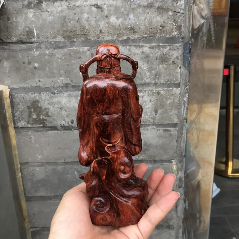 【海南黄花梨精品油梨摆件(财神爷),招财进宝,恭喜发财,大师亲工精雕,雕工精湛,全实心精雕,水波纹,山水纹,高油高密,色泽均匀,把玩收藏送礼首选品,规格:高:170mm,宽65mm,厚:59mm,克重:260.6克。】图1