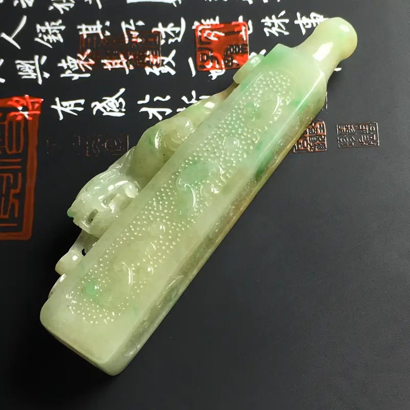 【细糯种黄加绿貔貅烟嘴 尺寸72-22-13毫米 玉质水润 色泽艳丽 雕工精美 款式新颖】图6
