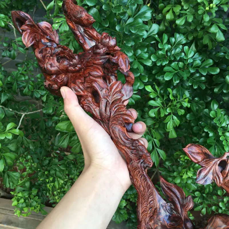 【海南黄花梨精品油梨瘤疤摆件( 锦上开花)大师亲工精雕,工艺精湛,瘤疤纹,水波纹,山水纹,火焰纹,纹理清晰,黄金虎皮纹,色泽均匀,家里办公室摆放也是一道风景线,把玩收藏品,规格:高:460mm,宽:160mm,克重:780克,值得推荐##**】图3