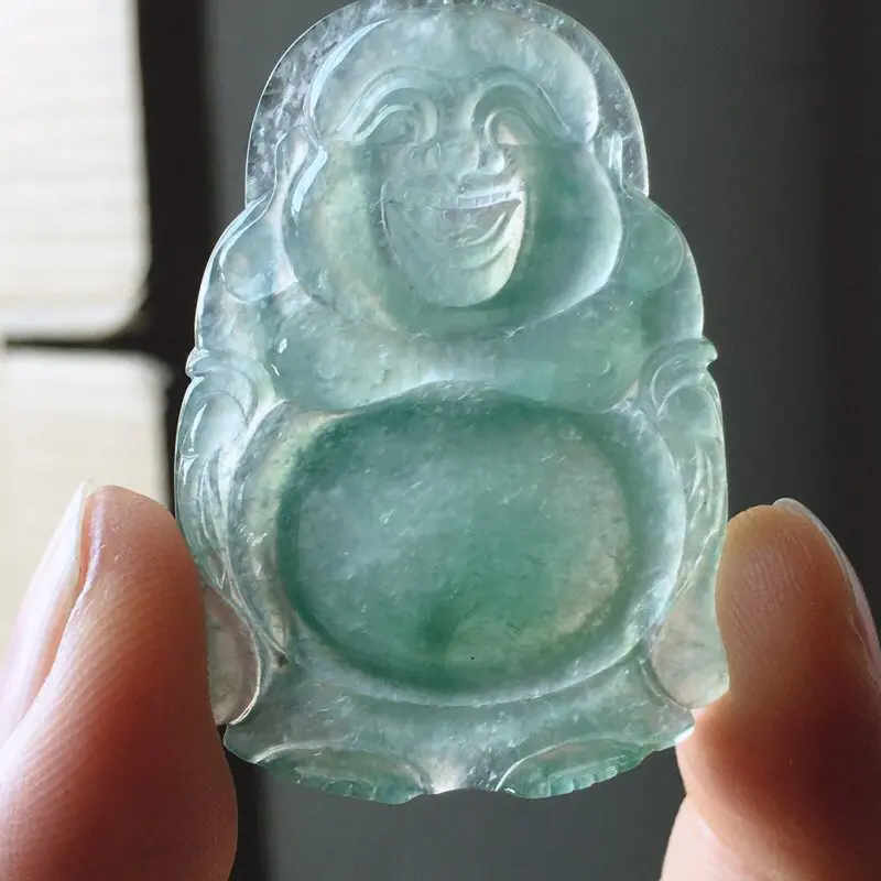 【自然光实拍,缅甸a货翡翠,冰种站佛,飘雪花棉玉质细腻。饱满大件,形体佳,有孔可直接佩戴。】图8