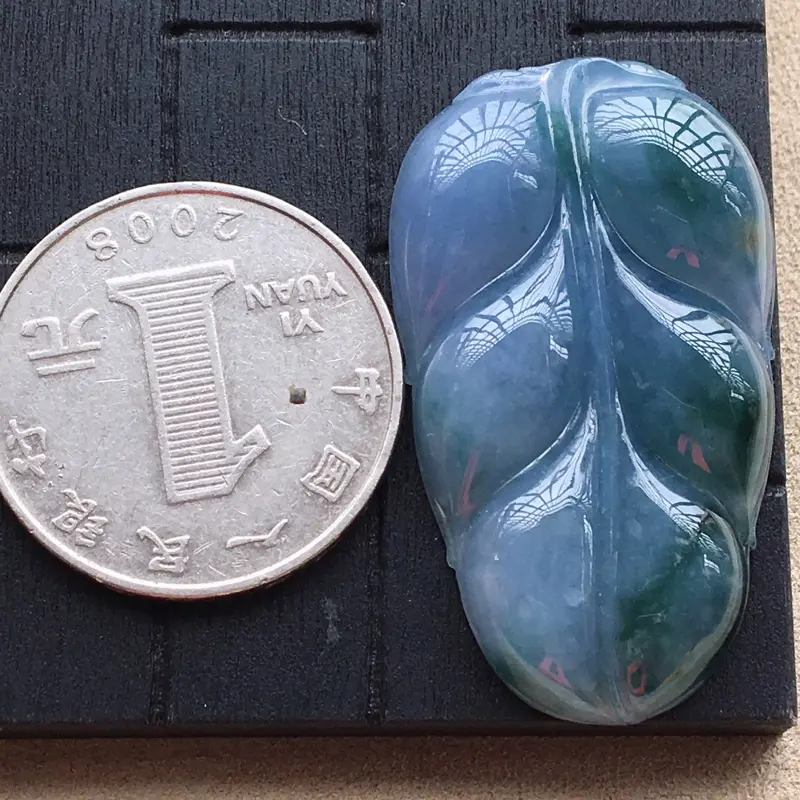 【自然光实拍,缅甸a货翡翠,紫罗兰玉叶,种好细腻,颜色浓郁,玉质莹润,形体好】图4