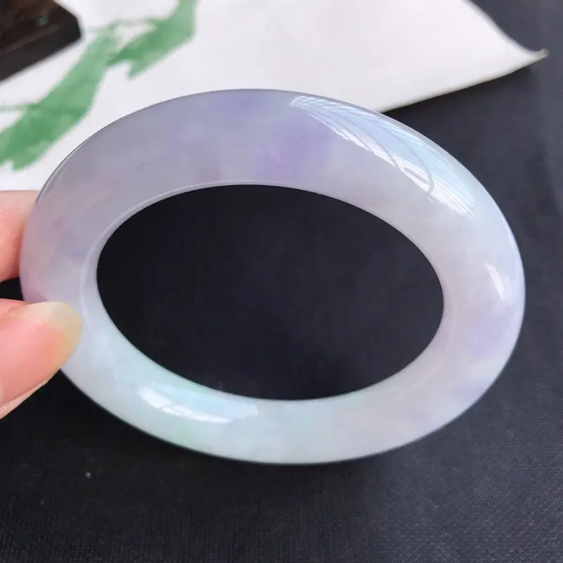 【圈口57mm天然翡翠A货老坑糯化种飘紫罗兰圆条手镯,圈口:57.4×12.3mm,料子细腻,水头好,版型端庄】图6
