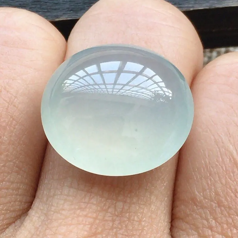 【自然光实拍,缅甸a货翡翠,冰种蛋面,种好水润,玉质细腻,大件饱满,形体好,镶嵌佳品。】图7