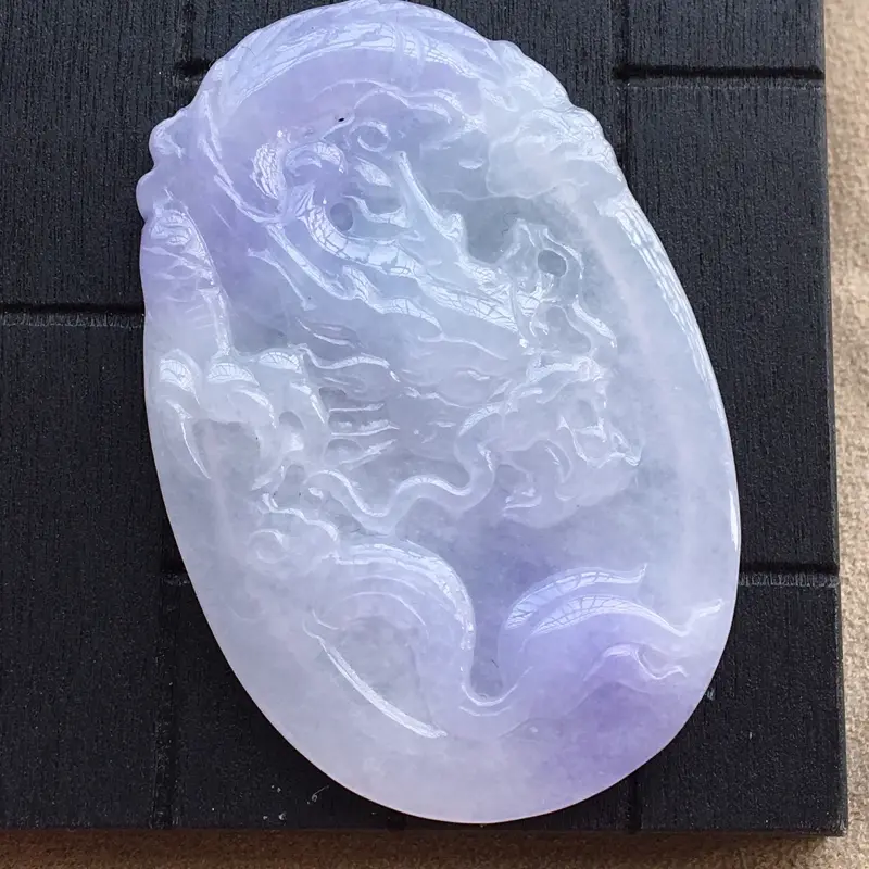 【自然光实拍,缅甸a货翡翠,紫罗兰龙牌,种好细腻,颜色艳丽,玉质莹润,佩戴佳品】图1